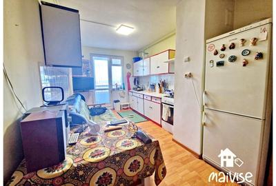 Apartament 3 camere de vanzare, str.Tudor Vladimirescu - 8