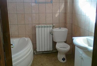 Casă cu Teren 6500 Mp în Central - 3