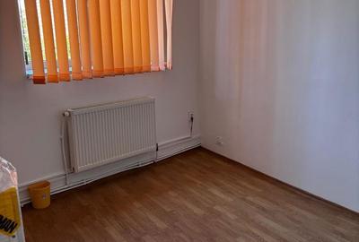 Spațiu comercial, de 100 mp, în Plopilor - 12
