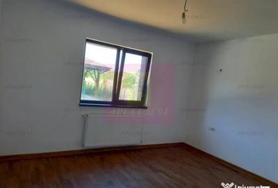 Casă cu 4 camere cu Teren 500 Mp în Gulia