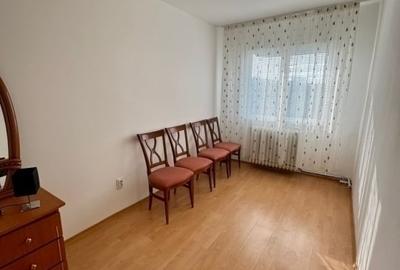 Apartament cu 3 camere semidecomandat în Podu Roș - 6