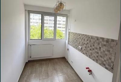 Unirii FANTANII METROU ,Cantemir ,bl.reabilitat,et.4/10,Amenajat,geam la baie - 7