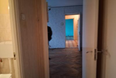 Apartament cu 3 camere semidecomandat în Podu Roș - 9