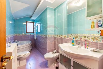 Casa / Vila in Corbeanca, pe strada Laguna Albastra, langa lac - 11