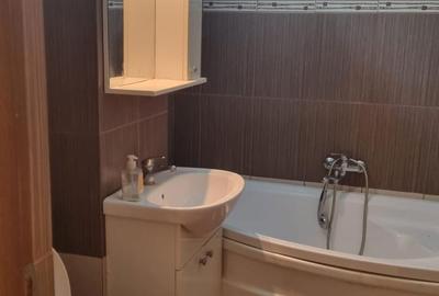 Apartament cu 3 camere decomandat în Fălticeni - 2
