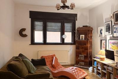 Casă cu 4 camere în Central