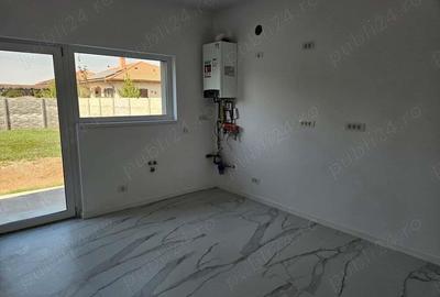 Casă cu 2 camere cu Teren 250 Mp în Giarmata - 3
