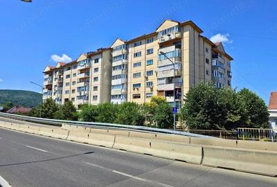 Zona libertatii - 2 camere decomandat, et. 4 din 8 - cu lift - 12