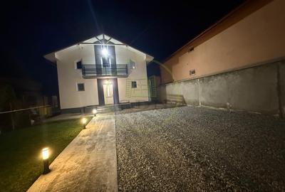 Casă individuală cu 3 camere cu Canalizare în Cârcea - 2