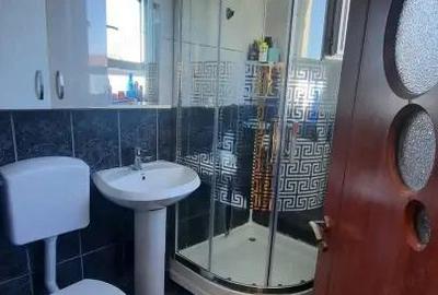 Casă cu Teren 791 Mp în Central - 3