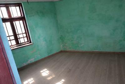 Casă cu 5 camere cu Teren 250 Mp în Central - 2
