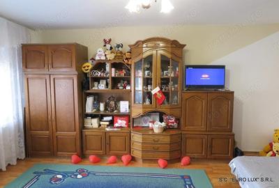 Apartament cu 2 camere decomandat în Podgoria