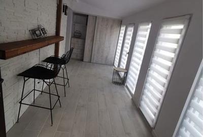 Apartament cu 3 camere semidecomandat în Central - 3