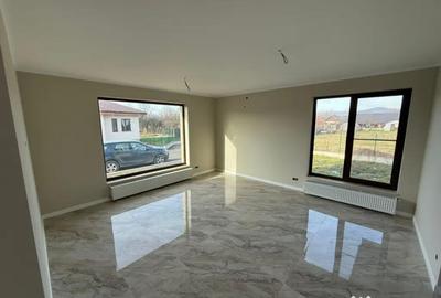 Casă cu 4 camere cu Teren 480 Mp în Săsar - 13
