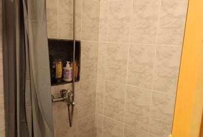 Garsonieră decomandată în UTA - 1