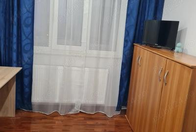 Apartament cu 3 camere semidecomandat în Central - 2