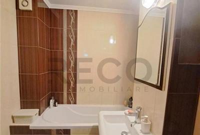 RECO Apartament cu trei camere decomandat - 11