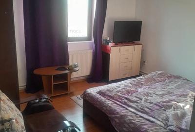 Casă cu 6 camere în Frumușani - 2