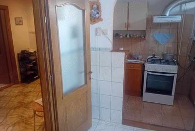 Apartament cu 3 camere decomandat în Dărmănești - 13