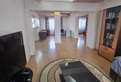 Apartament cu 4 camere decomandat în Moșilor