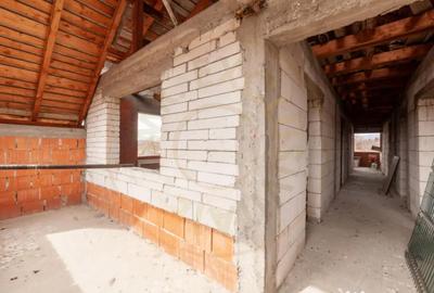 Casă cu 7 camere cu Teren 4563 Mp în Central - 16