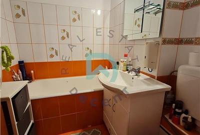 Apartament cu 3 camere semidecomandat, mobilat în Astra - 2