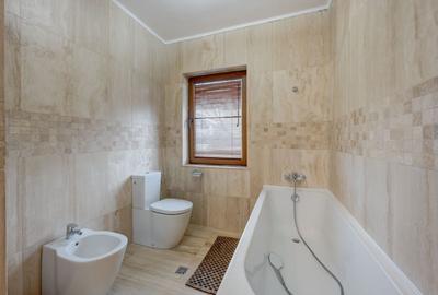 Casă individuală cu 5 camere cu Canalizare în Central - 33