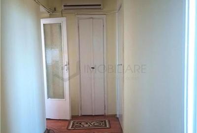 COMPLEXUL STUDENTESC - 3 camere - 2 bai - centrala proprie - clima - 3