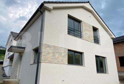 Casa cu 4 camere, 120 mp, incalzire in pardoseala, 250 mp de teren, Dezmir