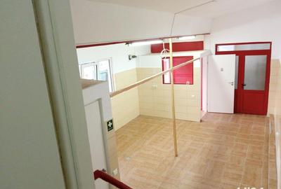 Spațiu comercial, de 120 mp, în Central - 3