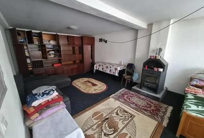 A 33 Proprietarul vinde casa energiei gara construita acum 3 an din caramida , - 15