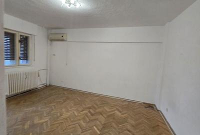 Apartament cu 4 camere decomandat în 13 Septembrie - 2