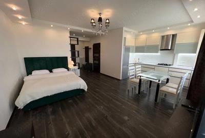 Garsonieră decomandată în Titan