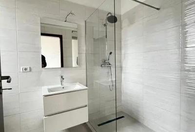 Casă cu 7 camere cu Canalizare în Central