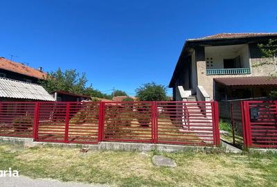 Casă cu 2 camere cu Teren 300 Mp în Petros - 2