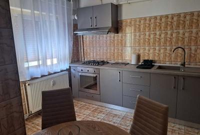 Apartament cu 3 camere decomandat în George Enescu - 2