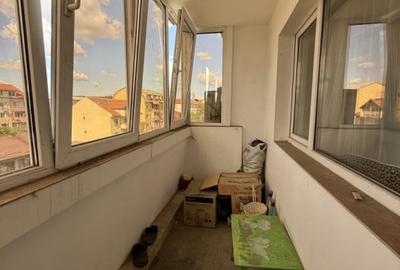 Apartament spatios, 2 camere, 51 mp utili + balcon - Girocului - 9