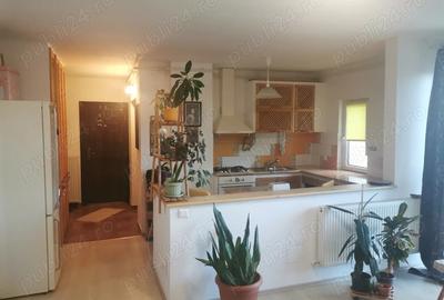 Apartament cu 3 camere semidecomandat în Central - 4