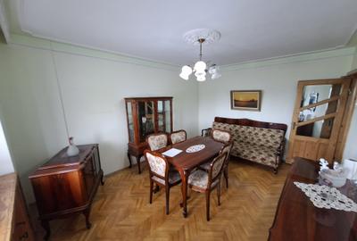 Apartament cu 3 camere decomandat în Gară - 2