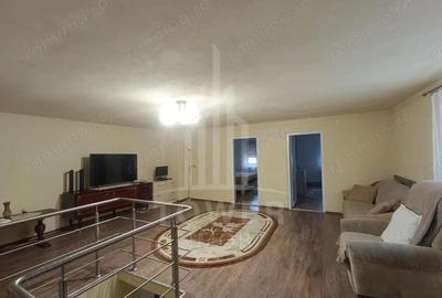 Casa de vanzare in satul Ro?ia cu vedere panoramica spre Mun?ii Fagaras - 3