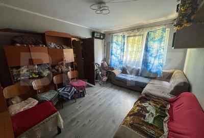 Apartament de vanzare, cu 2 camere, 40 mp, zona Micro 11