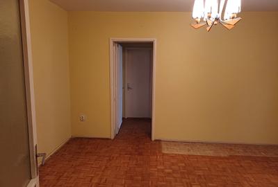 Apartament cu doua camere semidecomandat si foarte spatios - 2