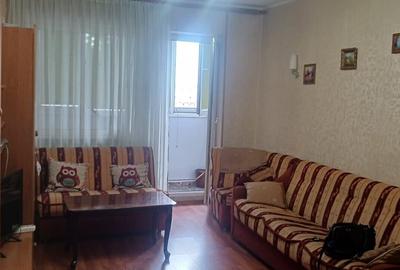 Apartament cu 3 camere decomandat, mobilat în Obor
