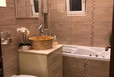 Apartament cu 3 camere decomandat în Între Lacuri - 8