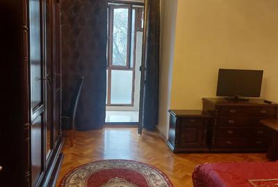 Garsonieră decomandată în Central - 2