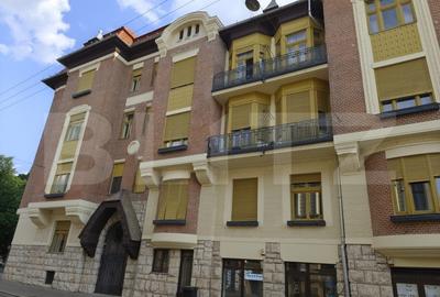 Apartament renovat complet situat in zona ultracentrala in cladire istorica