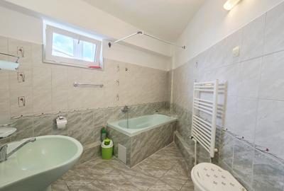 Apartament cu 3 camere decomandat, mobilat în Piața Centrală - 10