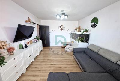 Apartament cu 3 camere decomandat în Tractorul - 2