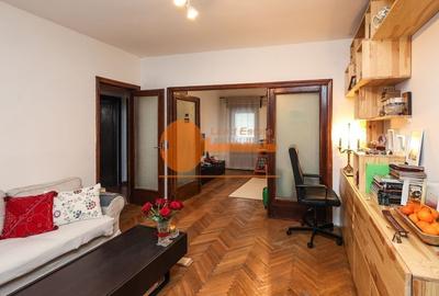 Apartament cu 3 camere semidecomandat, mobilat în Dacia