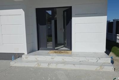 Casă cu 3 camere cu Teren 320 Mp în Central - 2